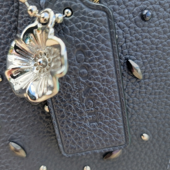 GUC Coach Charlie Carry All 28 In Midnight With Prarie Rivets(Interior Flaw) - Picture 5 of 16